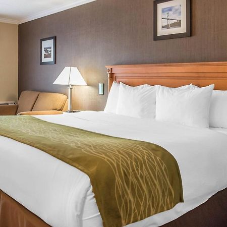 Comfort Inn Brockville Bagian luar foto