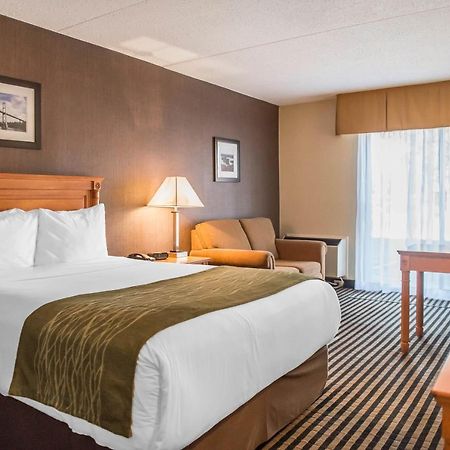 Comfort Inn Brockville Bagian luar foto