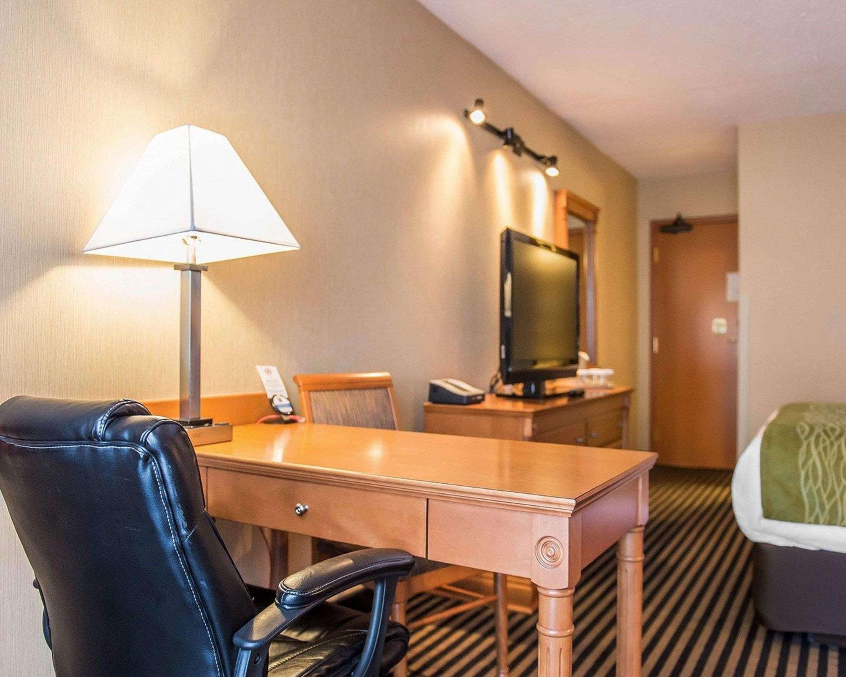 Comfort Inn Brockville Bagian luar foto