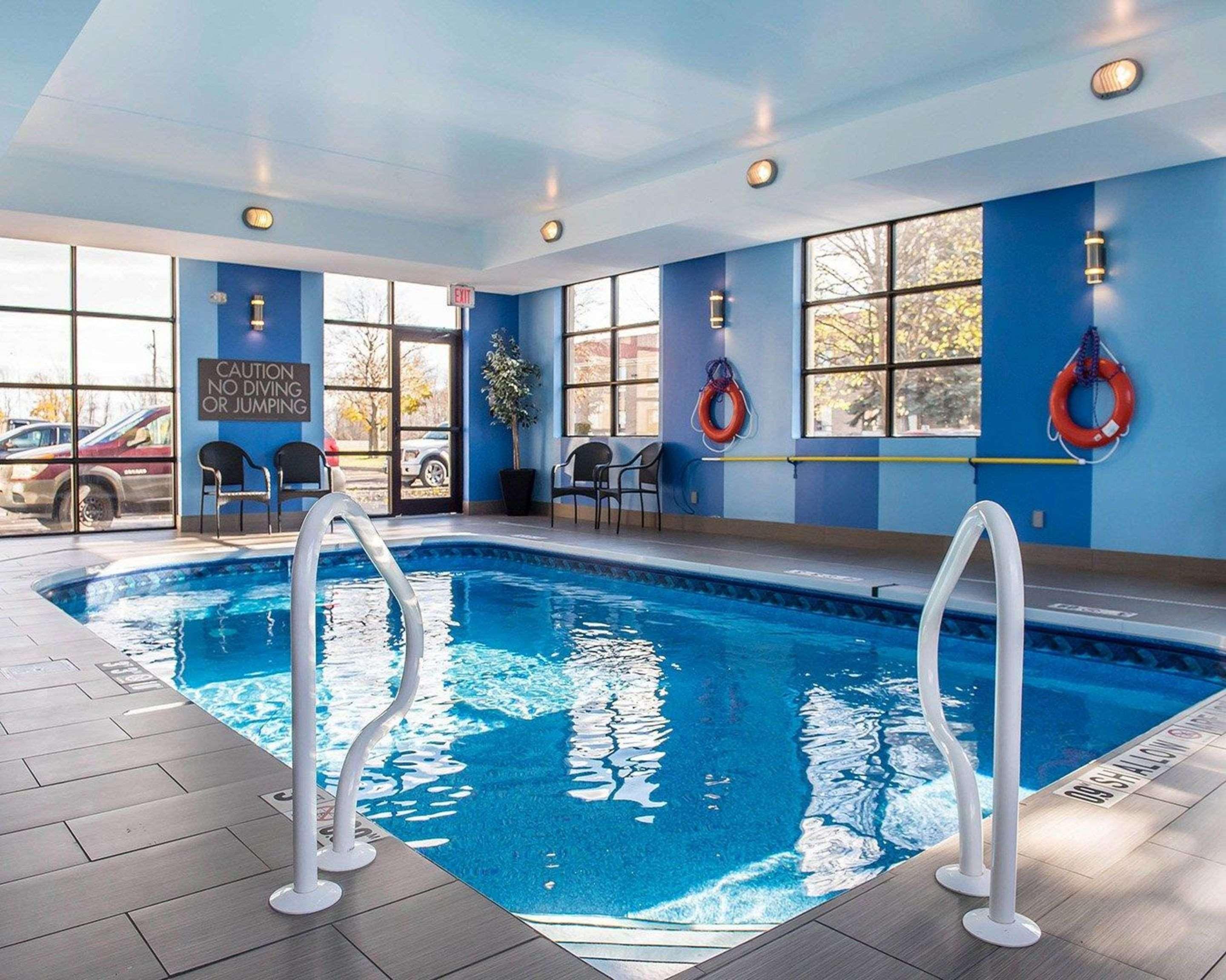 Comfort Inn Brockville Bagian luar foto