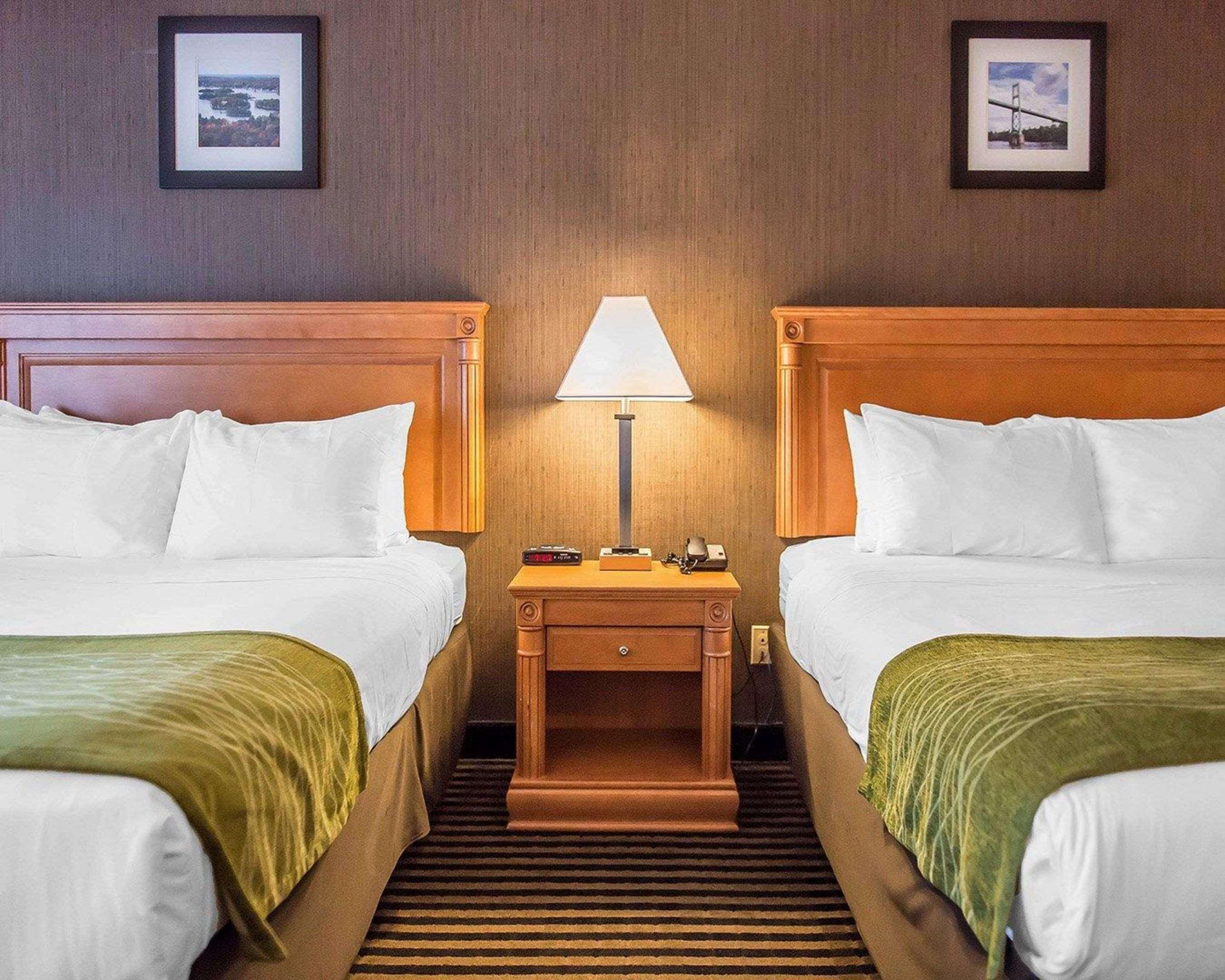 Comfort Inn Brockville Bagian luar foto
