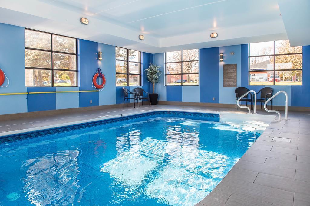 Comfort Inn Brockville Bagian luar foto