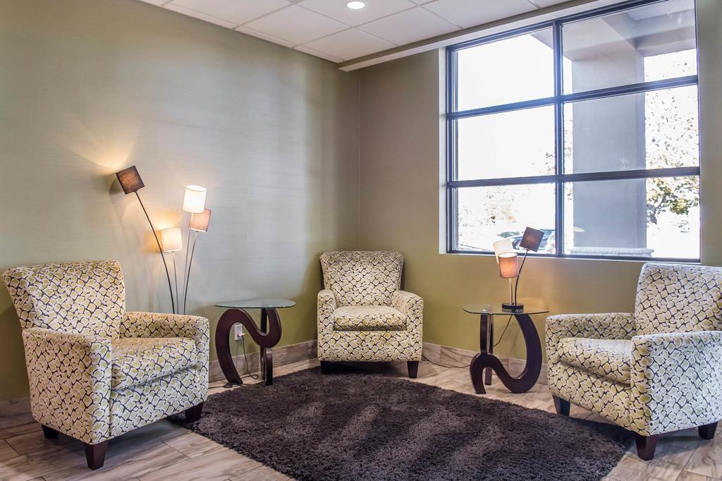 Comfort Inn Brockville Bagian luar foto