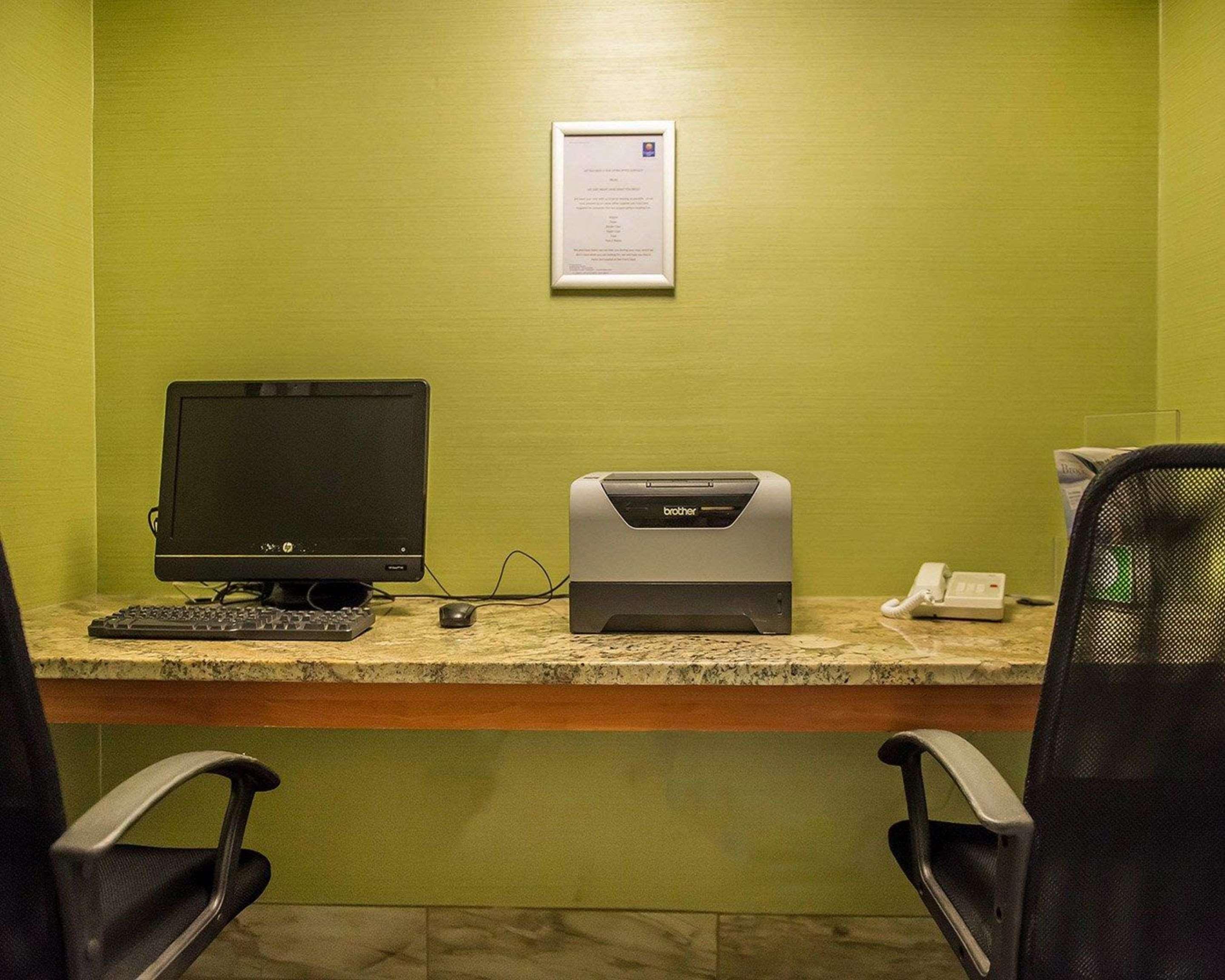 Comfort Inn Brockville Bagian luar foto
