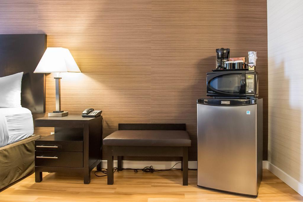 Comfort Inn Brockville Bagian luar foto
