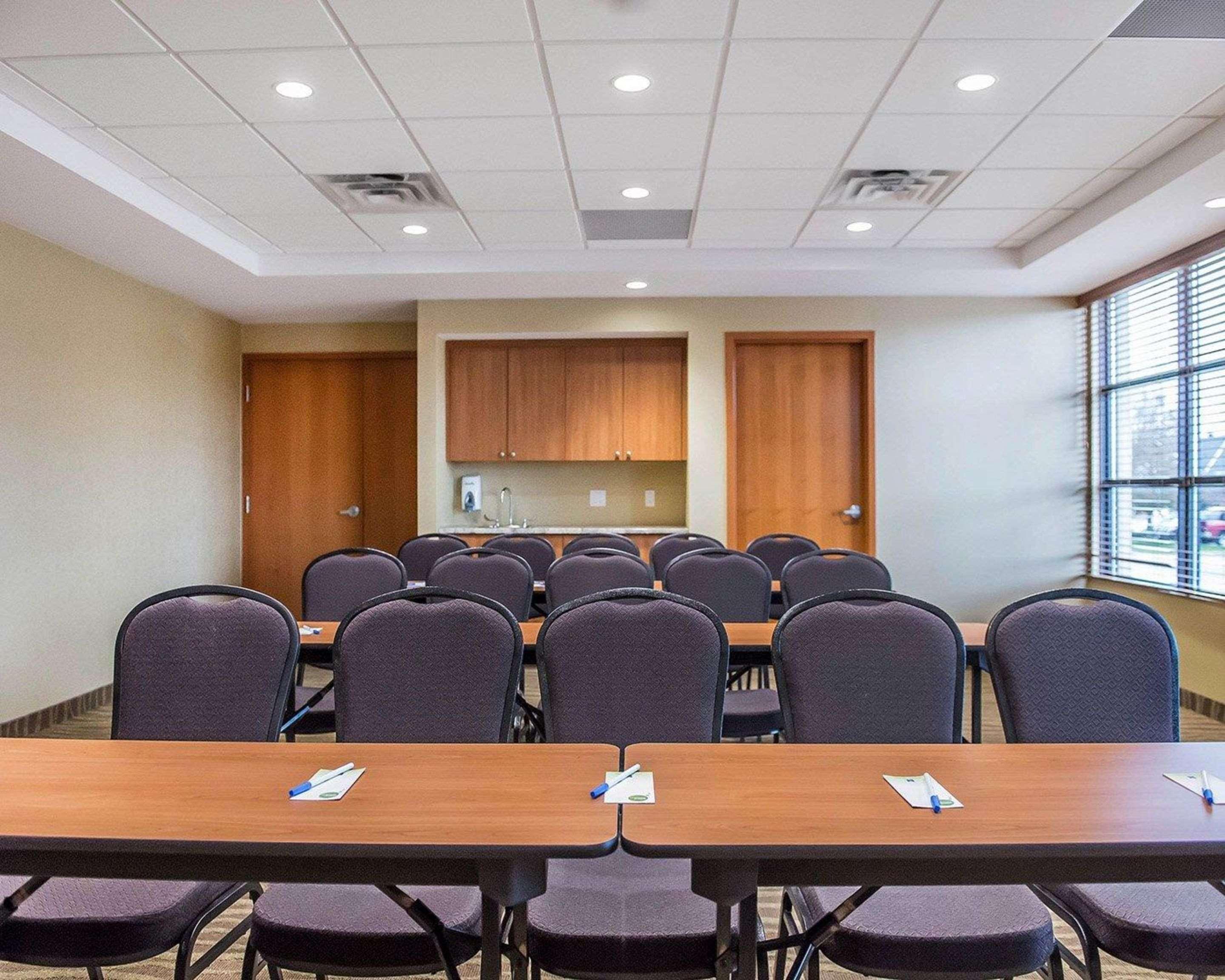 Comfort Inn Brockville Bagian luar foto