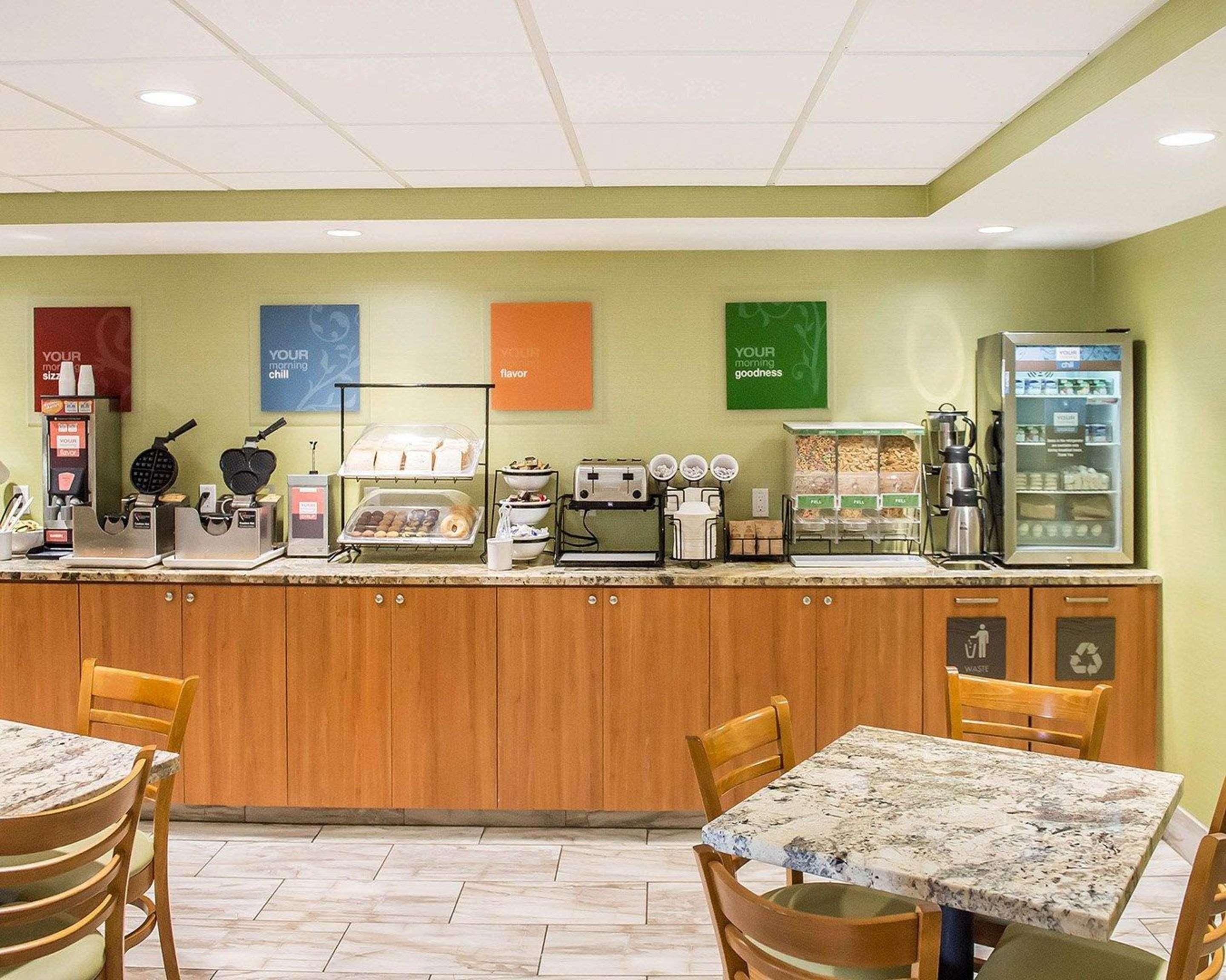 Comfort Inn Brockville Bagian luar foto