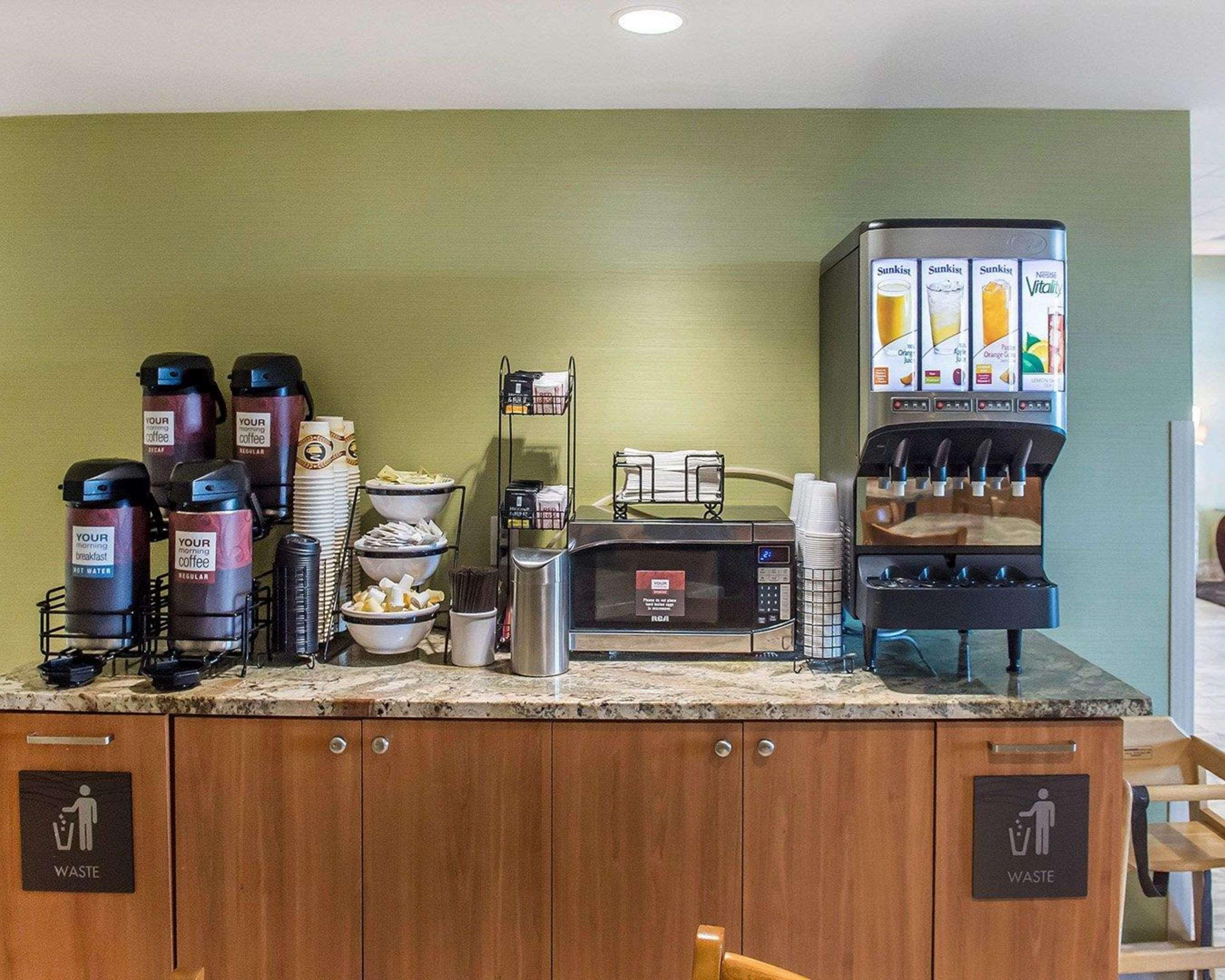 Comfort Inn Brockville Bagian luar foto