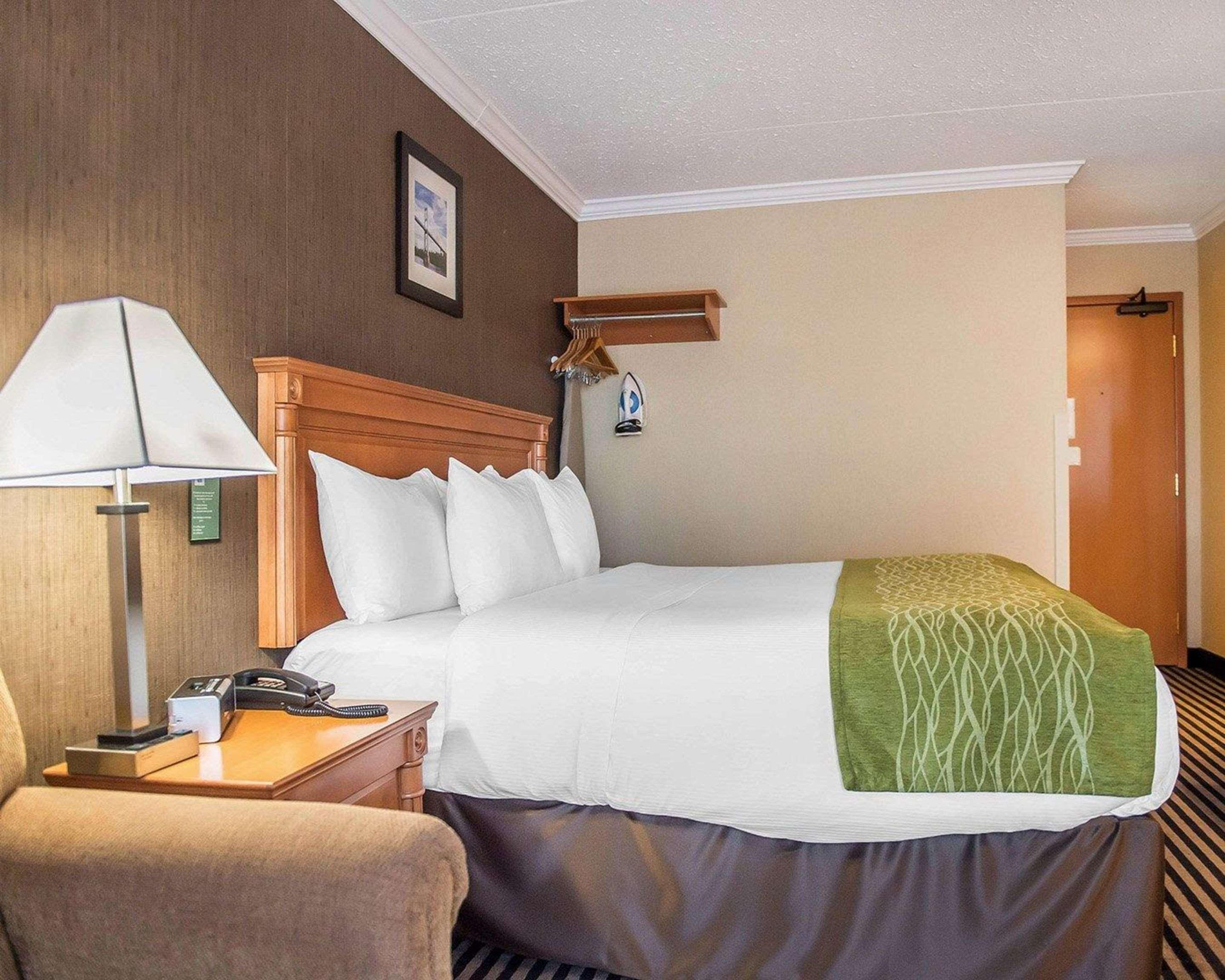 Comfort Inn Brockville Bagian luar foto