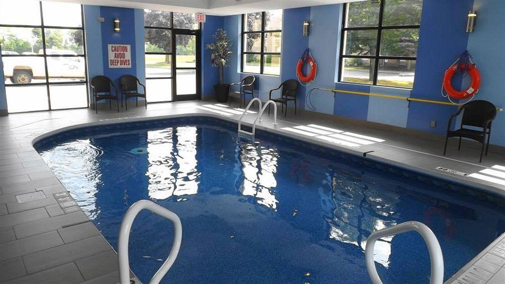Comfort Inn Brockville Bagian luar foto