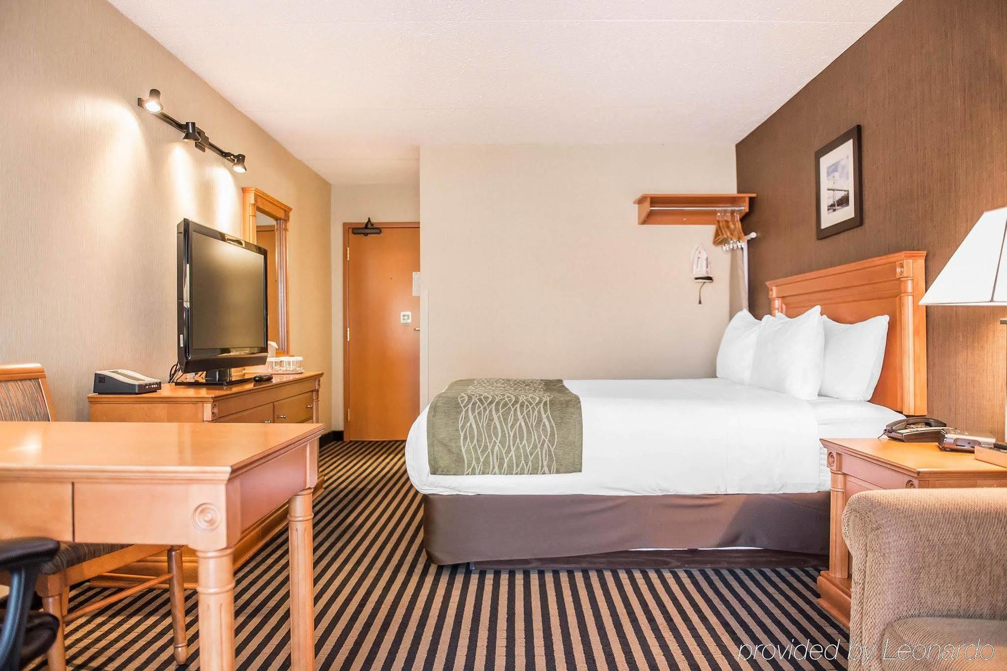 Comfort Inn Brockville Bagian luar foto